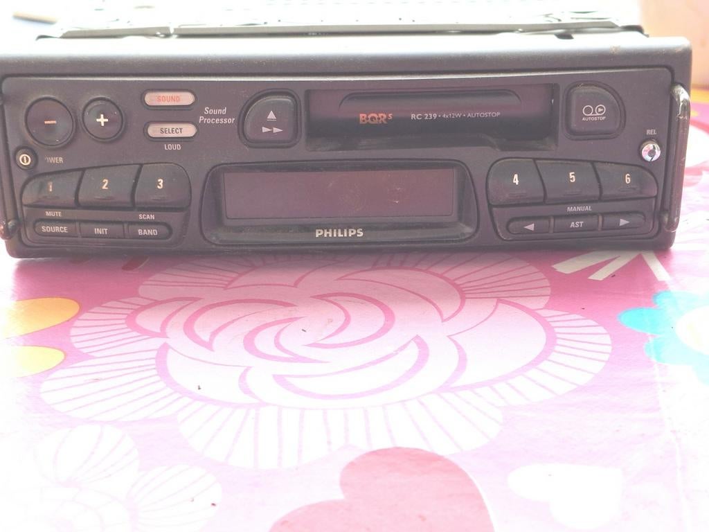 Oude Philips RC 239 autoradio, Ophalen