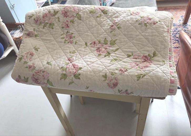 Brocante sprei of zomerdeken met roosjes in goede staat, Ophalen of Verzenden