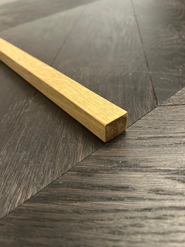 Massieve eiken blokplint 20x20 mm – wit geolied – €5 p/m, Doe-het-zelf en Verbouw, Plinten en Afwerking, Ophalen, Eiken, Zo goed als nieuw