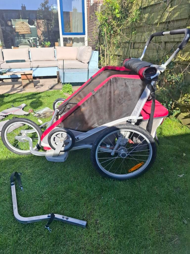 Thule Chariot Cougar 2p met véél (alle?) accesoires, Gebruikt, Opvouwbaar, Ophalen of Verzenden, 40 tot 60 kg