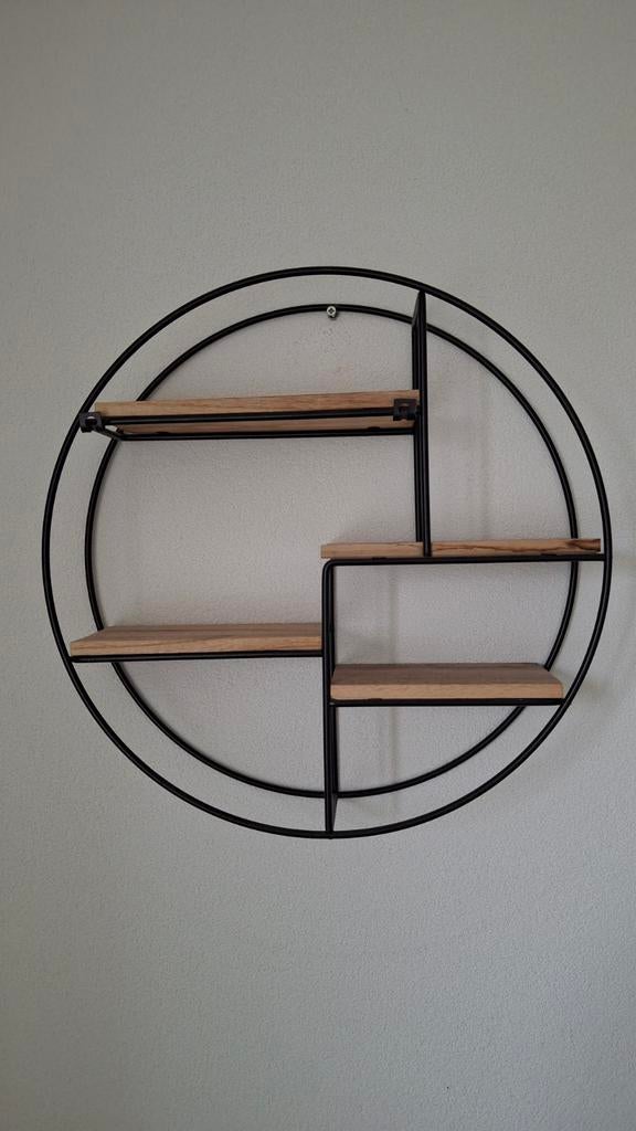 Ronde wandplank met houten planken, Ophalen