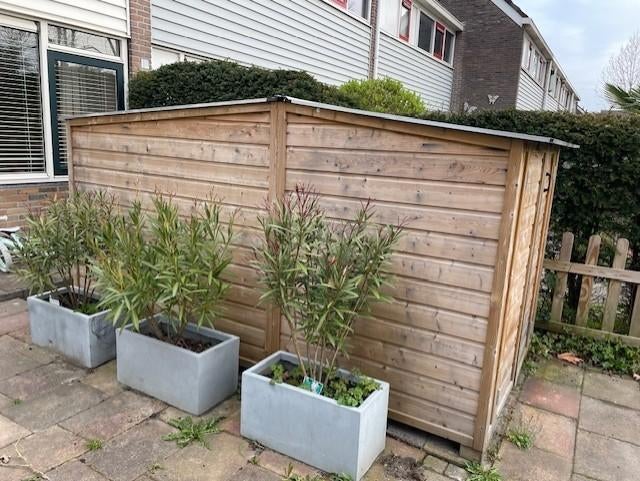Lutrabox bakfietsberging, Tuin en Terras, Bergingen en Tuinkasten, Zo goed als nieuw, Fietsenberging, Hout, Ophalen
