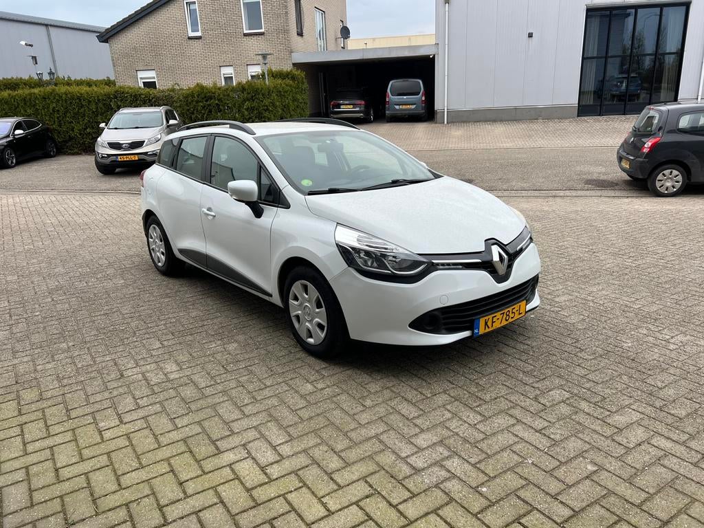Renault Clio 1.5 DCI 66KW Estate 2016 Wit, Auto's, Voorwielaandrijving, 1160 kg, 4 cilinders, Wit