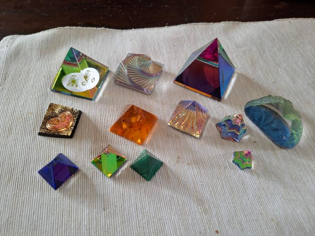 Pyramide figuurtjes., Ophalen