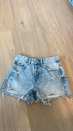 Stradivarius jeans short, Ophalen of Verzenden, Zo goed als nieuw, Blauw, W27 (confectie 34) of kleiner
