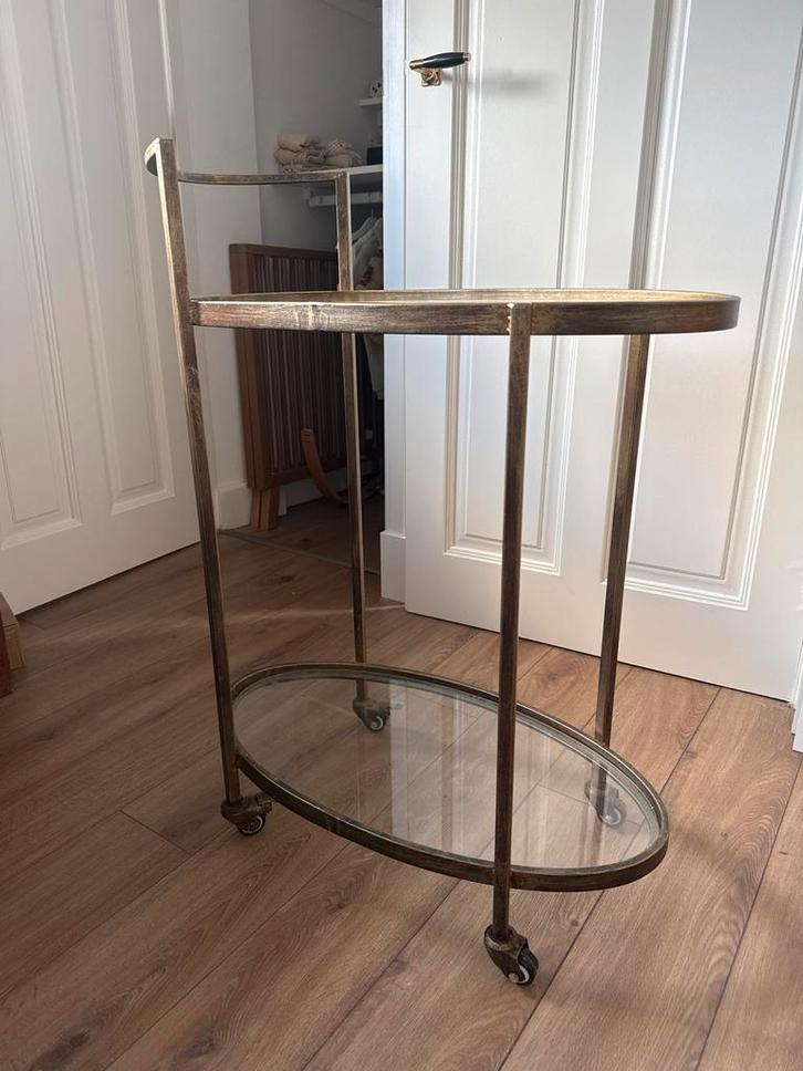 Gouden serveerwagen met glazen platen, Huis en Inrichting, Tafels | Bijzettafels, Gebruikt, Ovaal, 60 cm of meer, 55 tot 75 cm
