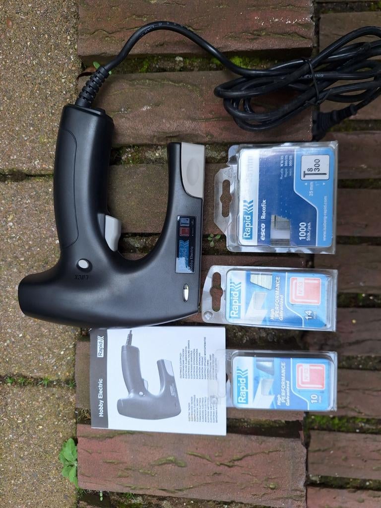 Elektrische tacker met nietjes, Ophalen, Nieuw