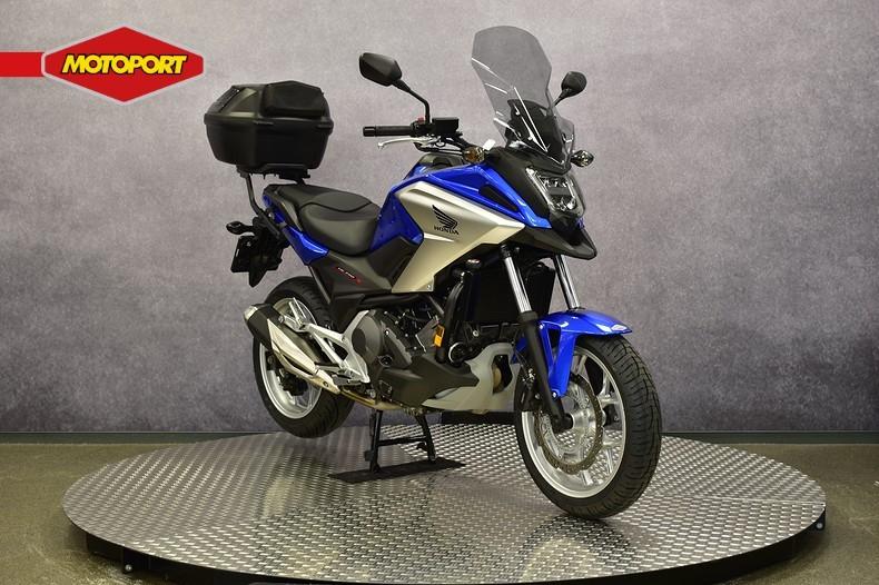 Honda NC 750 X DCT (bj 2018), Motoren, Motoren | Honda, Honda Motor Europe, Bedrijf, Crystal Bldng B-Unit B11.2 Rivium Blv200
2909 LK  Capelle aan den IJsel, NL