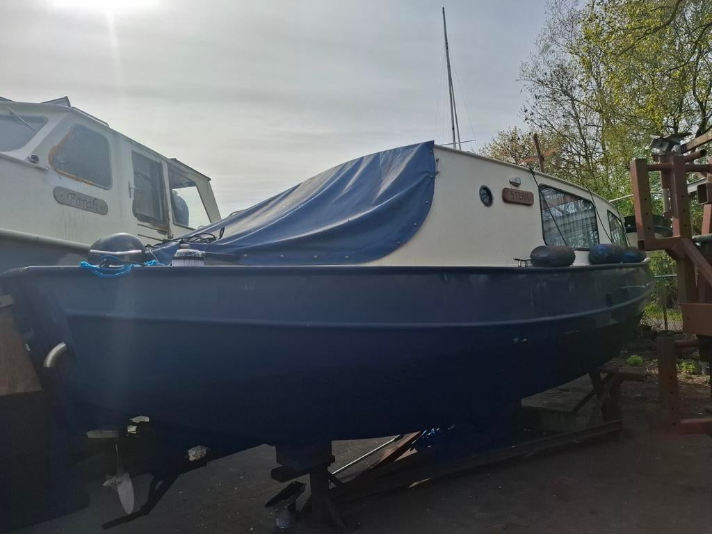 Leuk bootje met 4 cilinder diesel nieuw in de antifouling, Gebruikt, Staal, Diesel, Ophalen of Verzenden