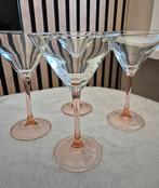 4 Luminarc Cocktail / Martini glazen op Roze voet, Verzamelen, Glas en Borrelglaasjes, Ophalen of Verzenden, Zo goed als nieuw