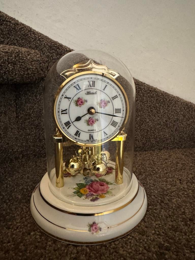 Hermle Quartz Klok onder stolp - Nagekeken nodig, Ophalen of Verzenden