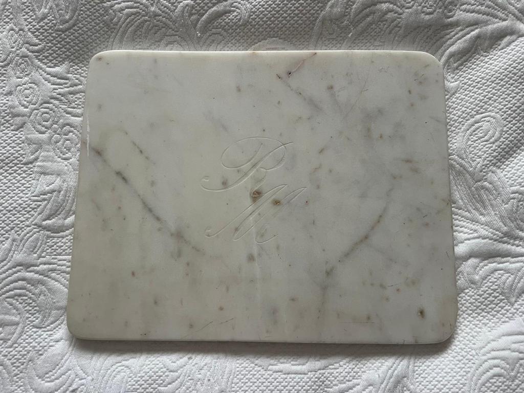 Riviera Maison marmer dienblad, Huis en Inrichting, Woonaccessoires | Dienbladen, Ophalen, Zo goed als nieuw, Rechthoekig, Overige materialen