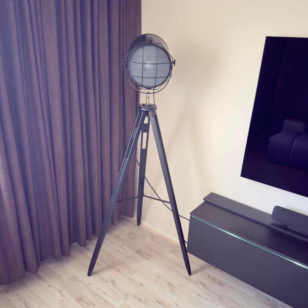 Vloerlamp industrieel zwart/goude accenten, Huis en Inrichting, Ophalen of Verzenden, Zo goed als nieuw, 150 tot 200 cm