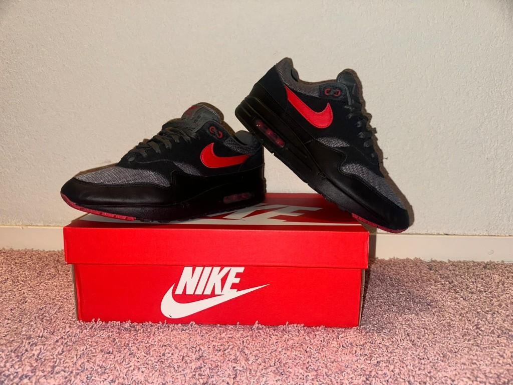 Nike Air Max 1 Red / Black, Kleding | Heren, Schoenen, Overige kleuren, Nike, Ophalen of Verzenden, Sneakers of Gympen