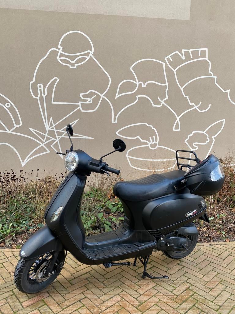 Gts Toscana Pure Exclusive Brommer/scooter, Maximaal 45 km/u, Nieuw, Ophalen of Verzenden, 50 cc