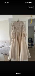 Elegante beige avondjurk/abiye met glitter steentjes maat 40, Maat 38/40 (M), Galajurk, Beige, Ophalen of Verzenden