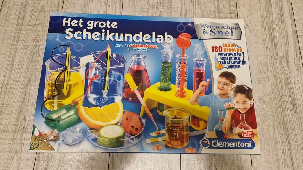 Clementoni Het Grote Scheikundelab - 180 Experimenten, Ophalen of Verzenden, Zo goed als nieuw, Knutselen
