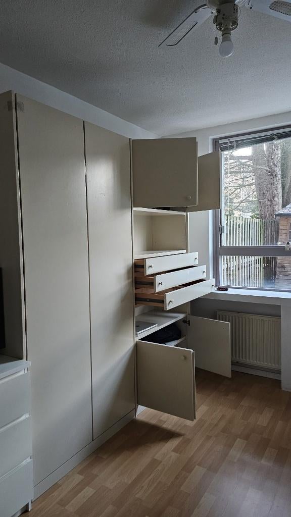Wardrobe with fold out single bed, Eenpersoons, Ophalen of Verzenden, Zo goed als nieuw, Grijs