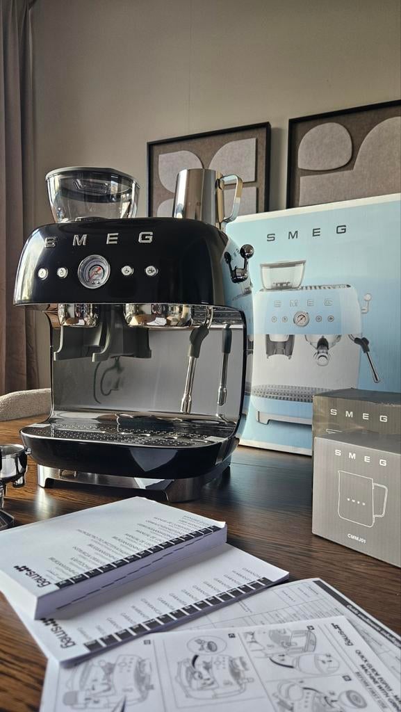 SMEG EGF03BLEU Espressomachine - Zwart - Nieuw in doos!, Witgoed en Apparatuur, Koffiezetapparaten, Espresso apparaat, Nieuw, Gemalen koffie