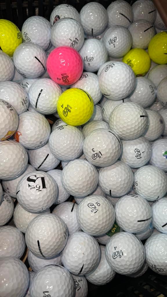 Vice tour drive golfballen AAAA kwaliteit 50 stuks, Sport en Fitness, Golf, Ophalen of Verzenden, Zo goed als nieuw, Bal(len)