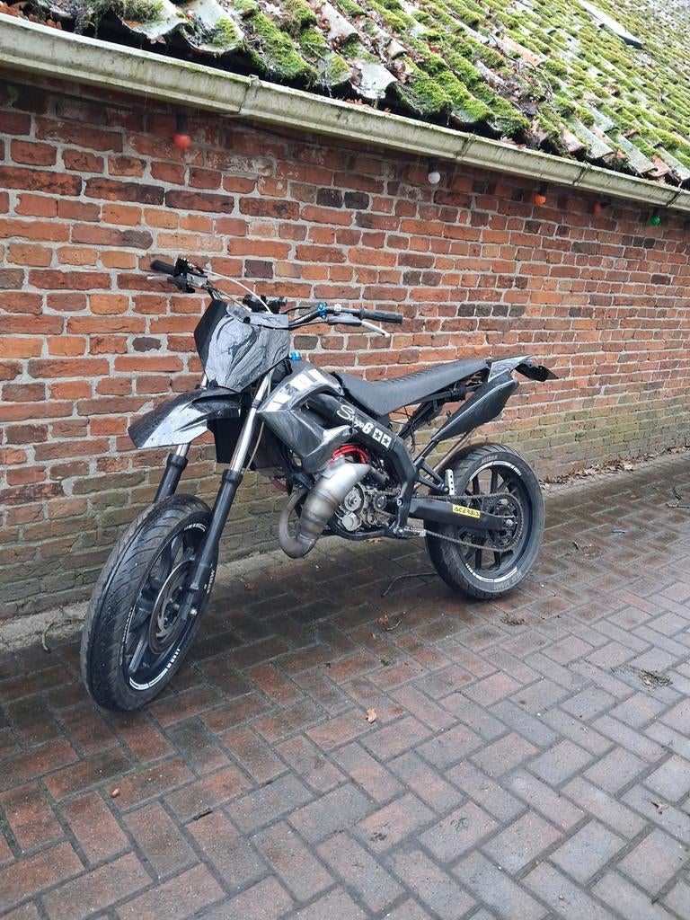Derbi senda xtreme 77cc moet weg, Fietsen en Brommers, Ophalen