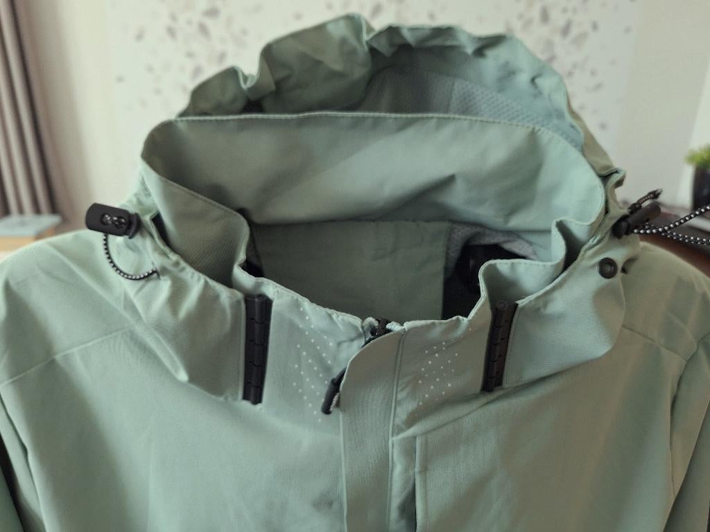 buitensportjas / regenjas, Maat 42/44 (L), Nieuw, Ophalen of Verzenden, Onbekend