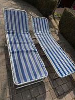 Twee ligbedden blauw/grijs gestreept, Ophalen, Gebruikt, Metaal, Verstelbaar