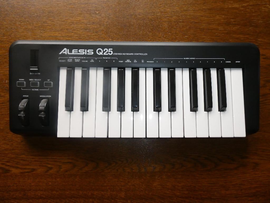 Alesis Q25 MIDI controller, Ophalen of Verzenden, Zo goed als nieuw