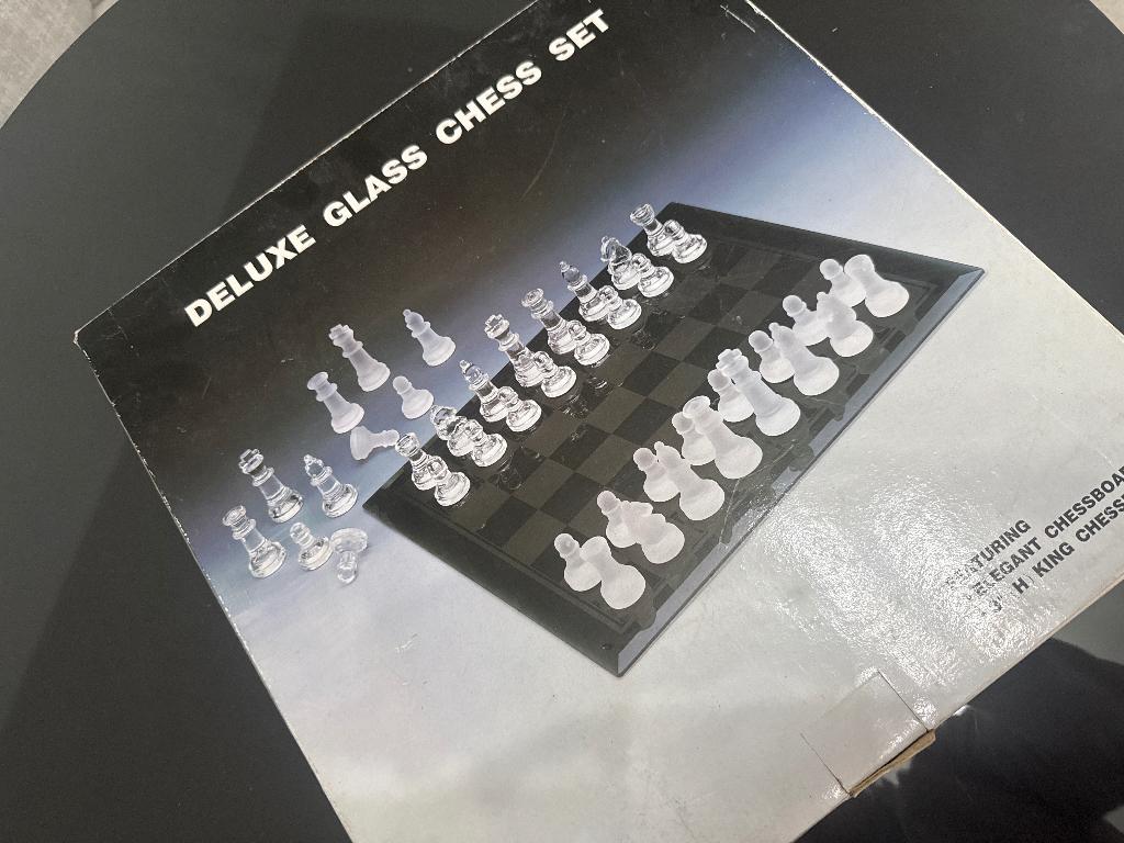 Schaken van glas, Ophalen, Nieuw