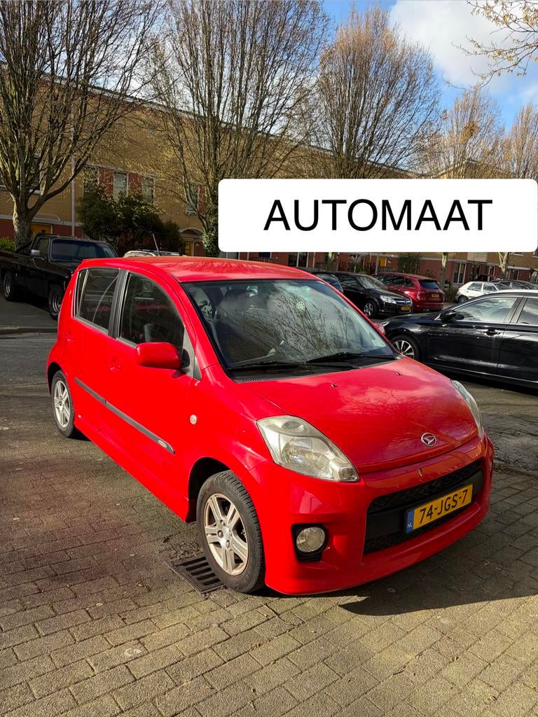 Daihatsu Sirion 1.3 AUT 2009 Rood, Auto's, 31 €/maand, 4 cilinders, Origineel Nederlands, 1000 kg
