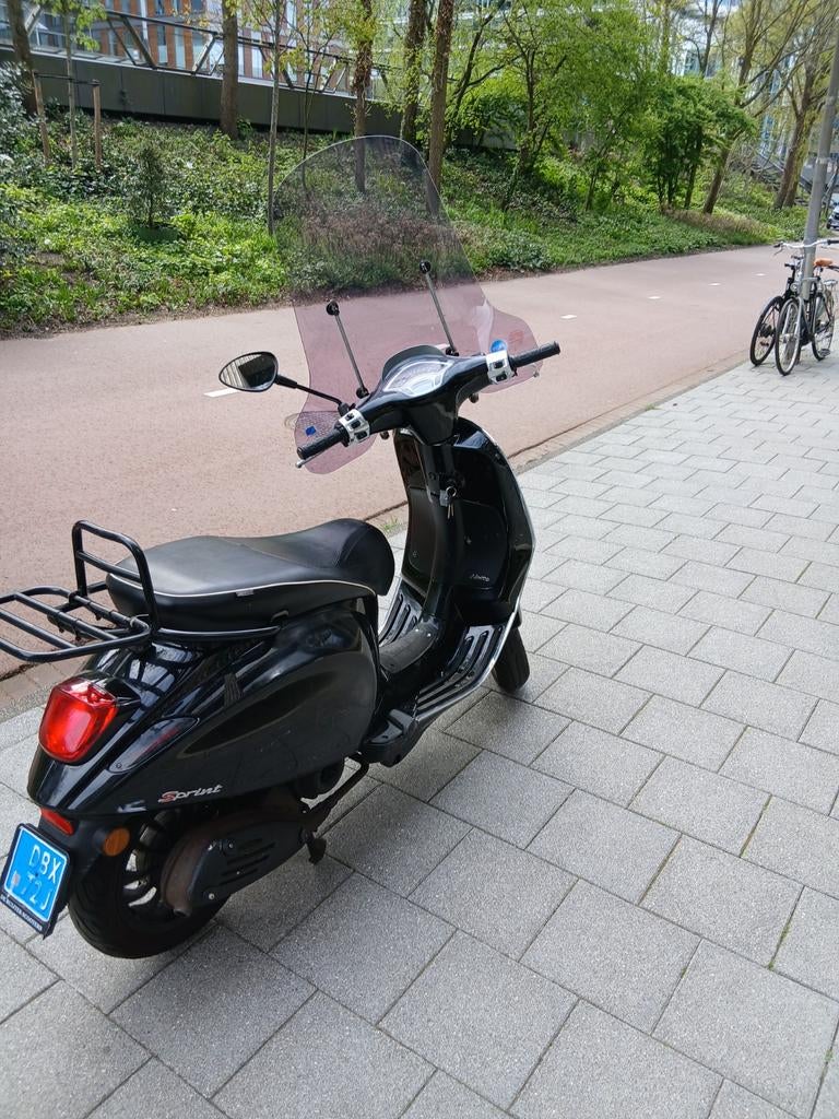 Vespa Sprint 2015 - Blauw Kenteken, Fietsen en Brommers, Scooters | Vespa, Ophalen of Verzenden, Gebruikt, Benzine