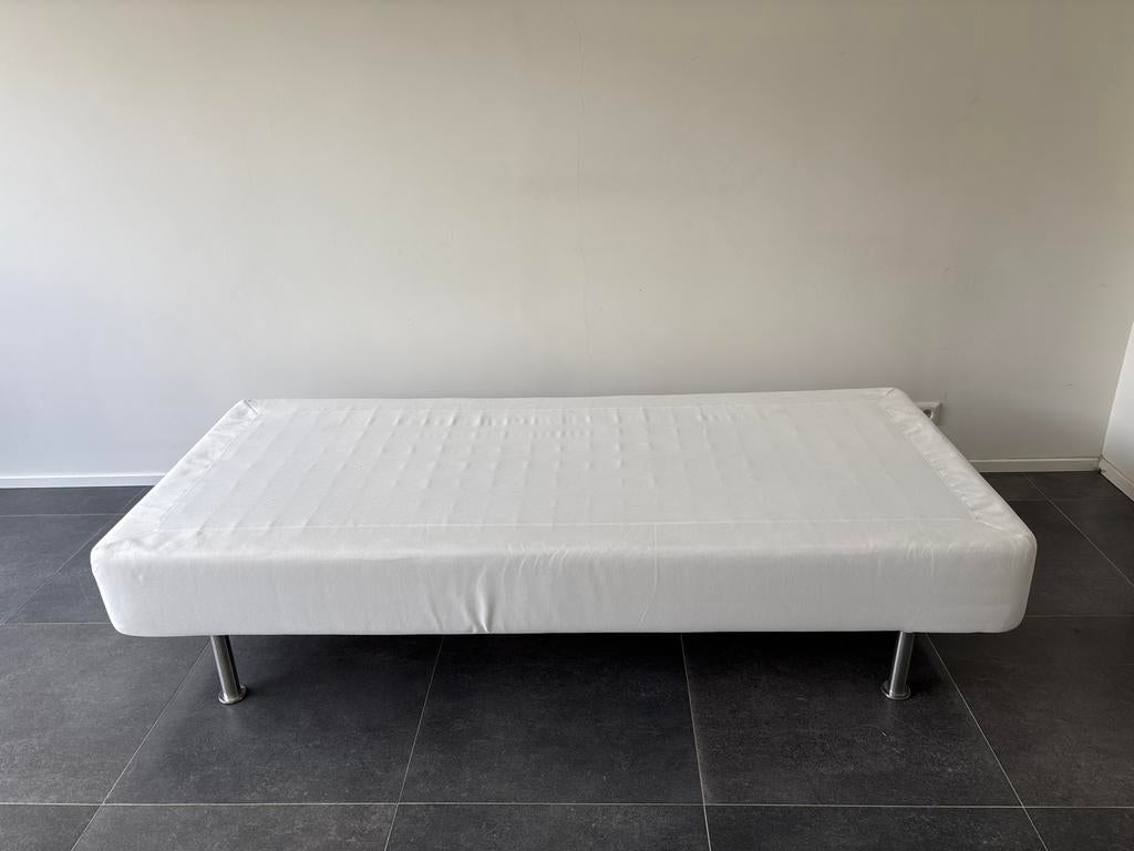 Wit boxspring onderstel bed (Ikea type Engerdal), Gebruikt, Eenpersoons, Wit, Ophalen of Verzenden