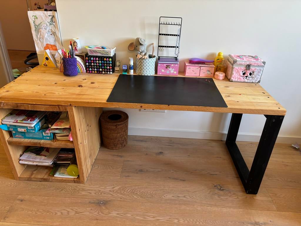 Houten kinderbureau met opbergvakken, Huis en Inrichting, Bureaus, Ophalen of Verzenden, Gebruikt