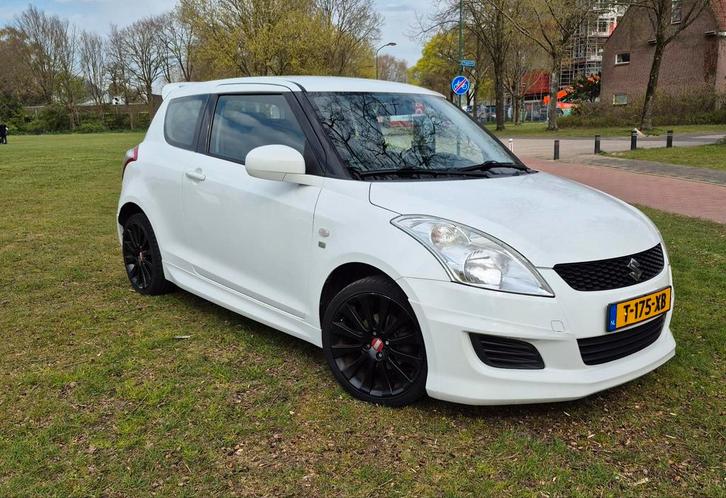 Suzuki Swift 1.2 X-ite, Auto's, Suzuki, Particulier, Swift, Benzine, Hatchback, Handgeschakeld, Geïmporteerd, Wit, Zwart, Stof