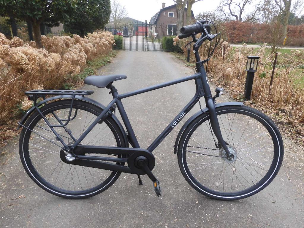Mooie zwarte Cortina Foss met 3 versnellingen 50 cm frame, Fietsen en Brommers, Versnellingen, Niet ingevuld, 49 tot 53 cm, Zo goed als nieuw