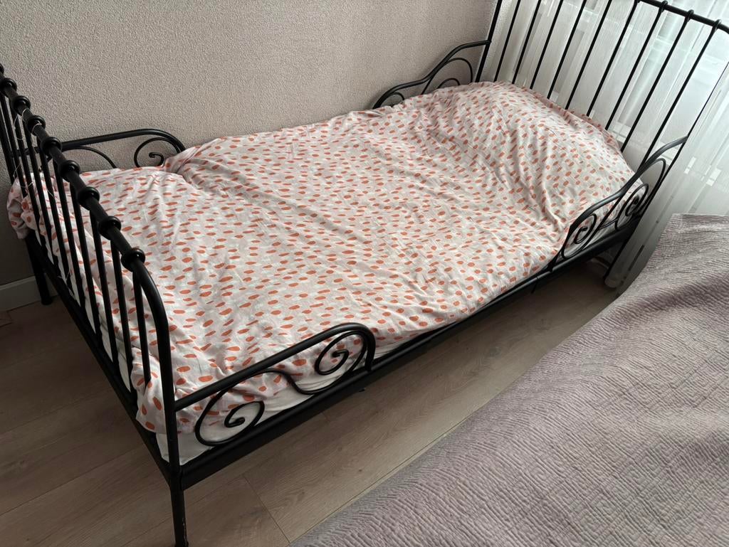 Kinderbed, Kinderen en Baby's, Kinderkamer | Bedden, 70 tot 85 cm, Ophalen of Verzenden, Zo goed als nieuw, Matras