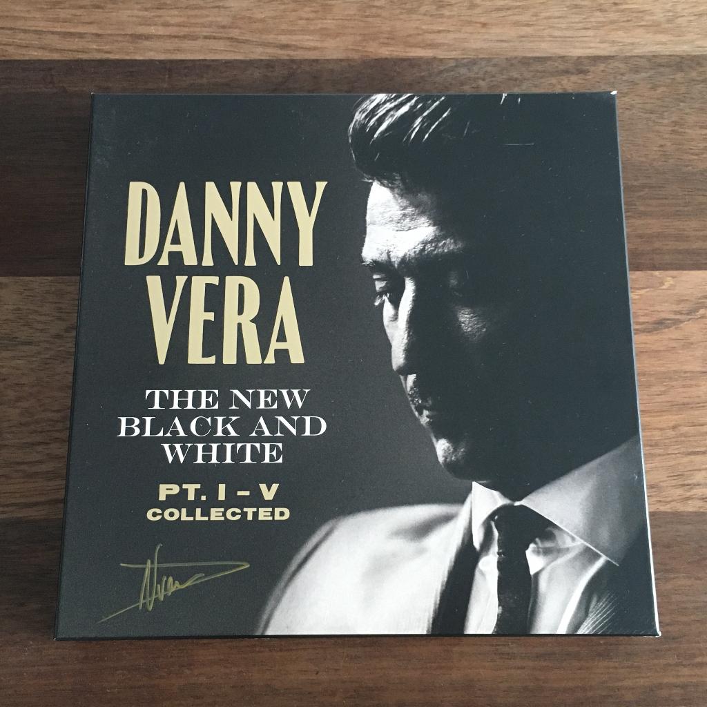 5x10" BoxSet Danny Vera New Black & White Collected SIGNED, Ophalen of Verzenden, Nieuw in verpakking, 10 inch
