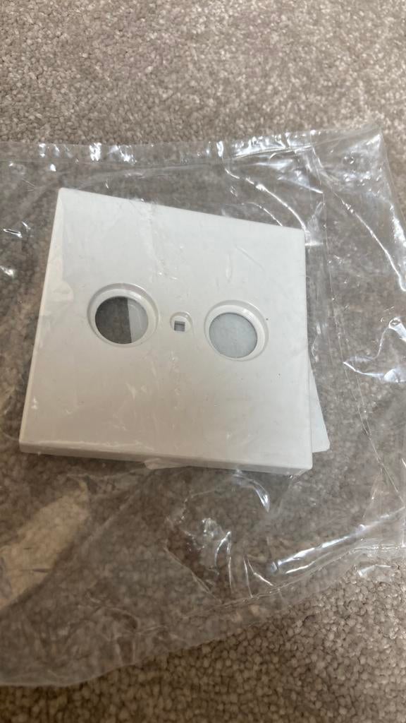 Jung cebtraalplaat wcd antenne, Ophalen of Verzenden, Zo goed als nieuw, Stopcontact