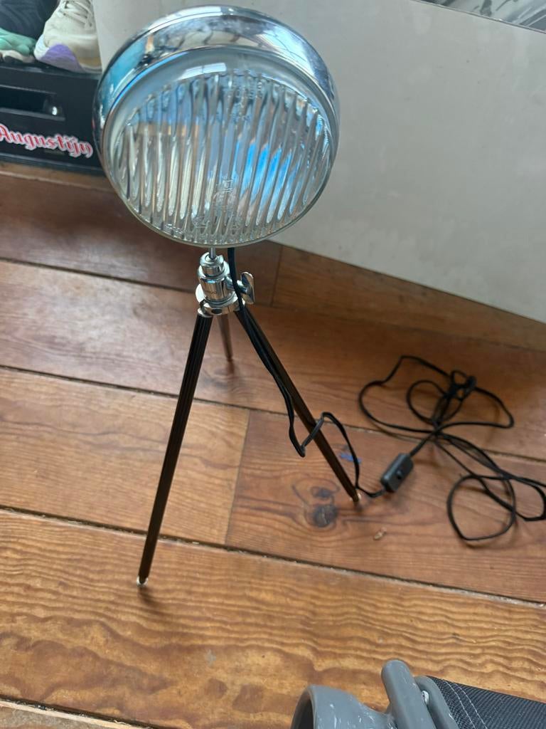 Unieke staande lamp met driepoot onderstel, Ophalen of Verzenden, Gebruikt, Metaal, 100 tot 150 cm