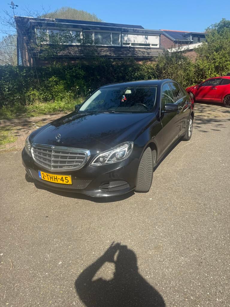 Mercedes-Benz E-Klasse E200 CDI BE Aut7 2014 Zwart, Auto's, Mercedes-Benz, Automaat, Zwart, 4 cilinders, Zwart