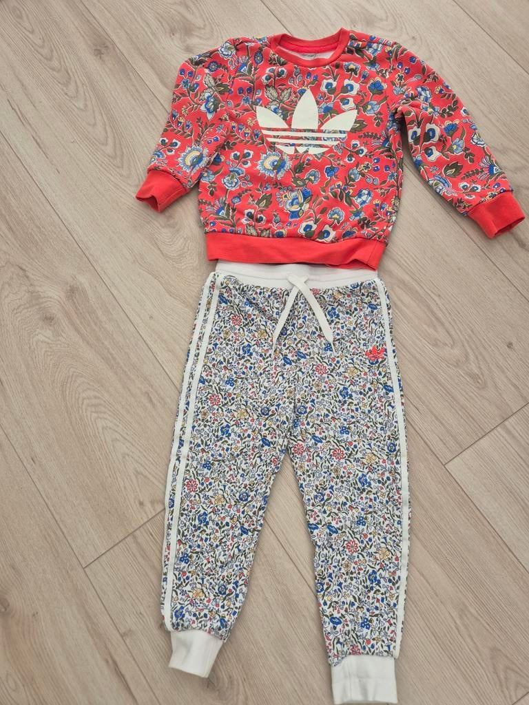 Adidas set, Ophalen, Zo goed als nieuw, Meisje, Jas