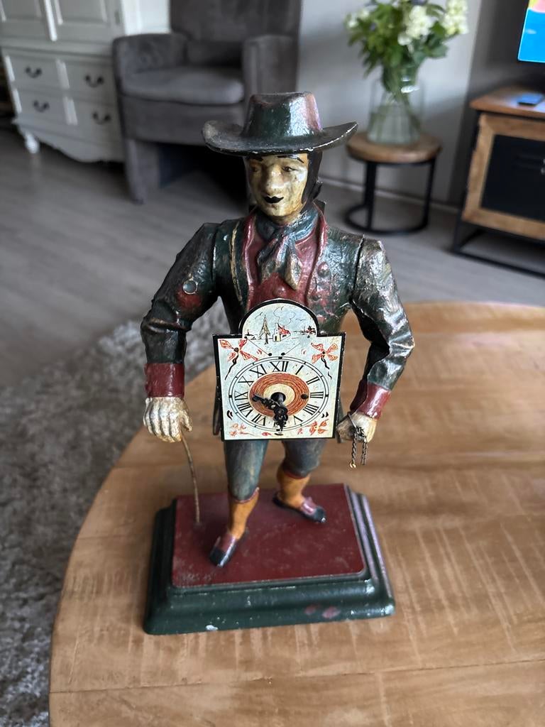 Antieke Klok in Beeldje van Man met Hoed, Antiek en Kunst, Ophalen