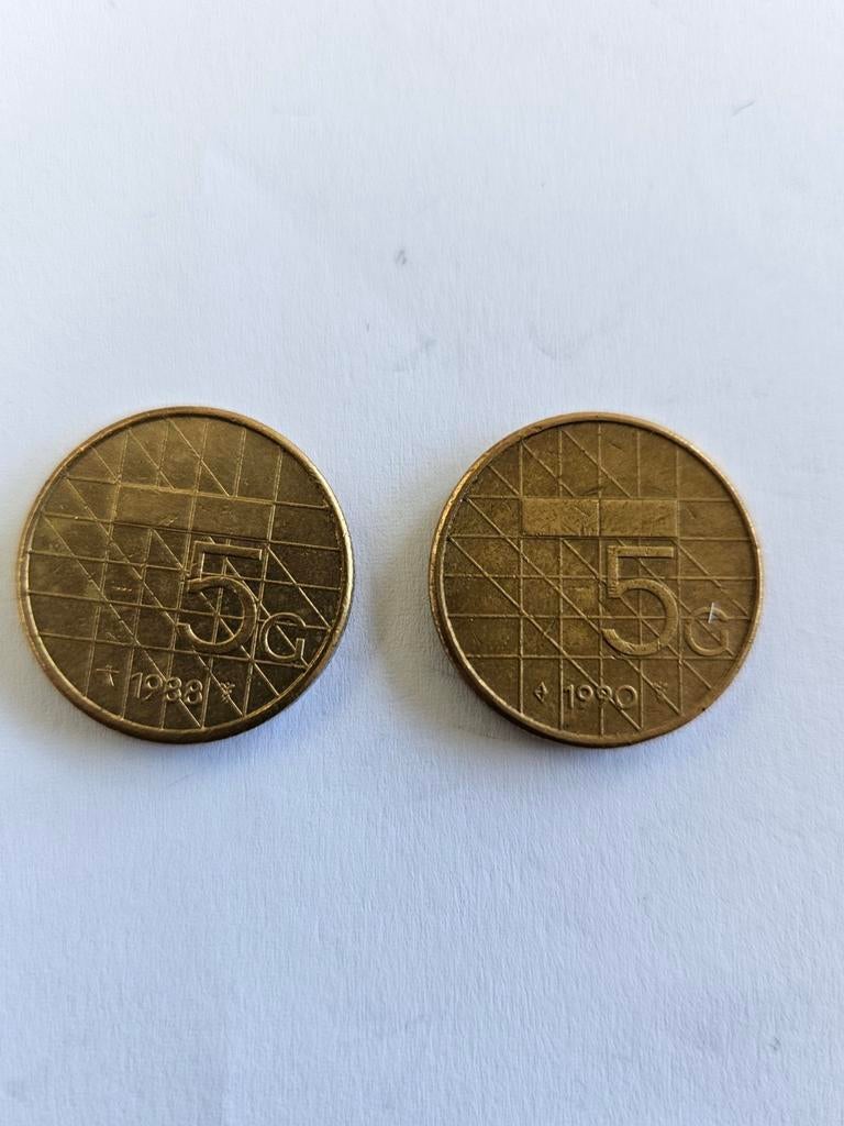 2x 5 gulden munt - 1988 en 1990, Postzegels en Munten, Munten | Nederland, Ophalen of Verzenden
