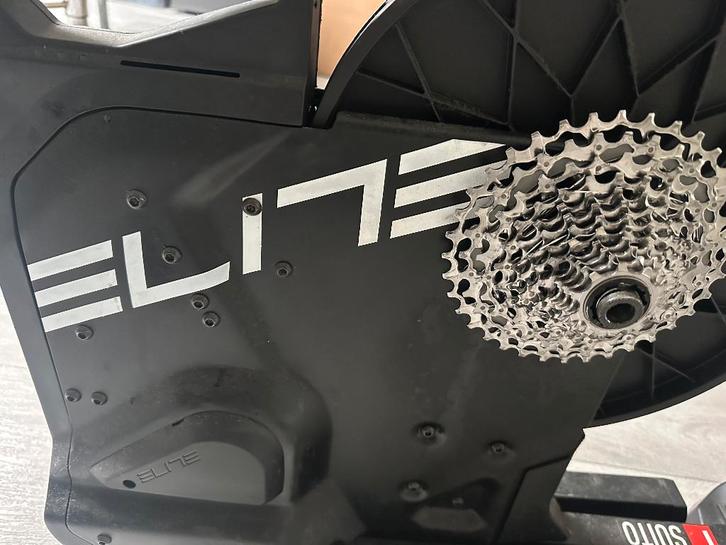 Elite Suito Smart Trainer – ideaal voor Zwift / Rouvy, Sport en Fitness, Wielrennen, Gebruikt, Overige typen, Ophalen