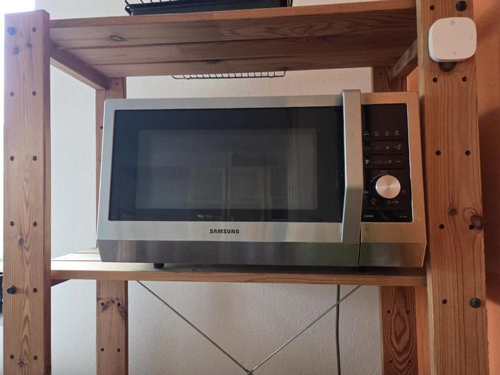 Samsung combimagnetron CE137NM, Witgoed en Apparatuur, Magnetrons, Gebruikt, Tussenbouw, Combimagnetron, 45 tot 60 cm, Grill, Draaiplateau