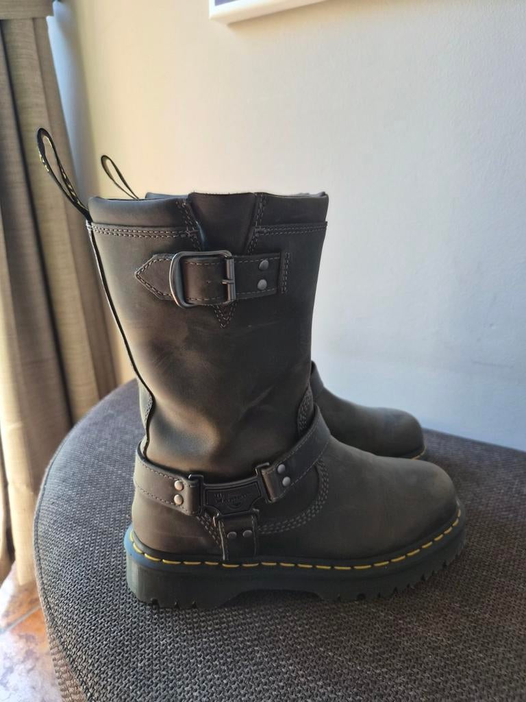 Dr Martens boots maat 39 z.g.a.n, Kleding | Dames, Schoenen, Lage of Enkellaarzen, Ophalen of Verzenden, Grijs, Dr. Martens