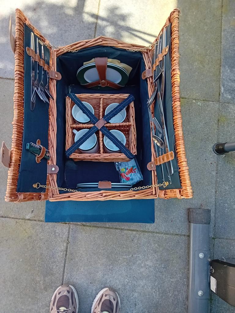 Picknick mandje met alle inhoud, Ophalen of Verzenden
