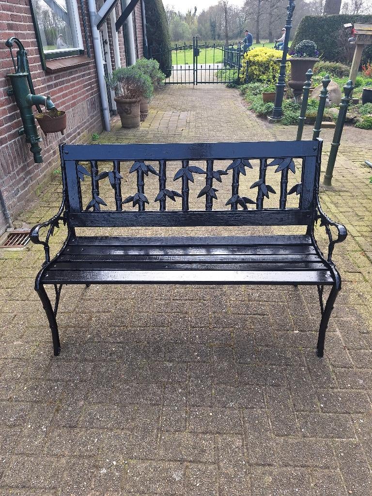 Tuinbank met gietijzeren onderstel, Ophalen, Zo goed als nieuw, Metaal