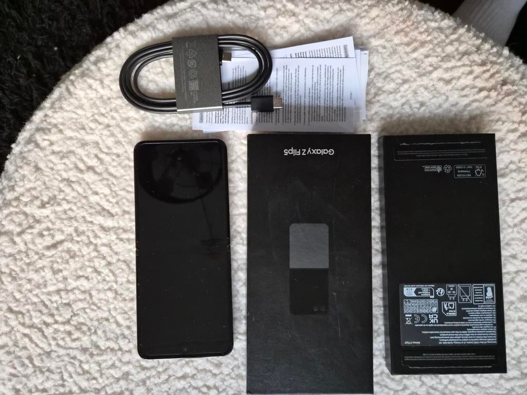 SAMSUNG flip5 *512gB" Nieuw scherm&batterij, Telecommunicatie, Mobiele telefoons | Samsung, Ophalen of Verzenden