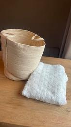 Gratis kleed en wasmand, Ophalen, Zo goed als nieuw, Rechthoekig